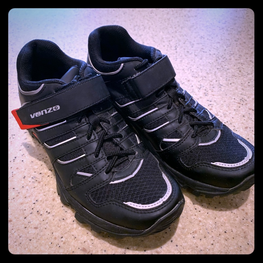 Venzo Youth Cycling Shoes with Clips